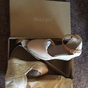 Maypol pink leather sandals